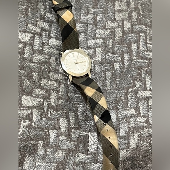 Burberry Silver and Black Women\'s Watch main image 3